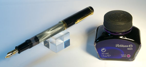 Перьевая ручка Pelikan M200 (перо F, золото 14K (585) от Pelikan M400)